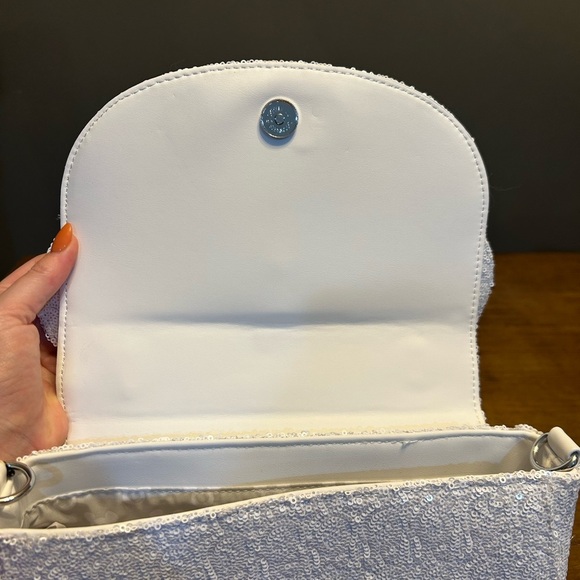 Loungefly Disney Minnie Mouse Sequin Wedding Bride Crossbody Purse Bag NWT - Picture 10 of 11